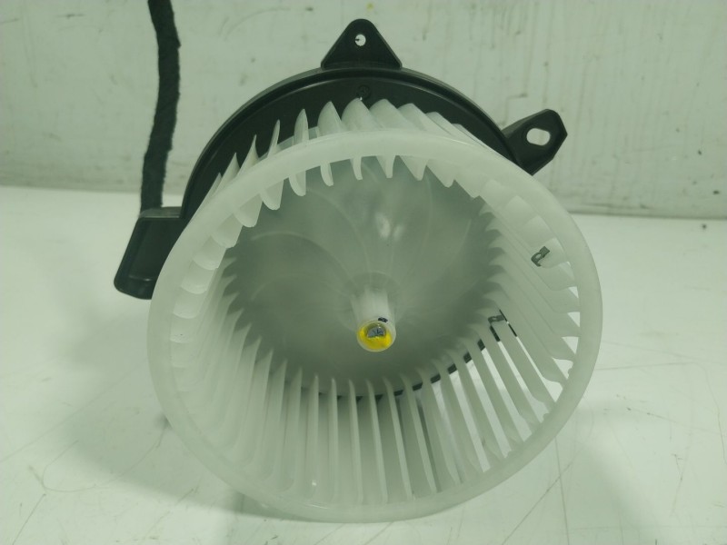 Recambio de motor calefaccion para tesla y referencia OEM IAM  H031519053 