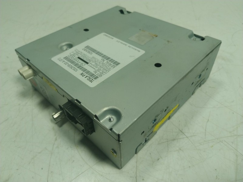 Recambio de sistema audio / radio cd para tesla model s p referencia OEM IAM  105260900A 