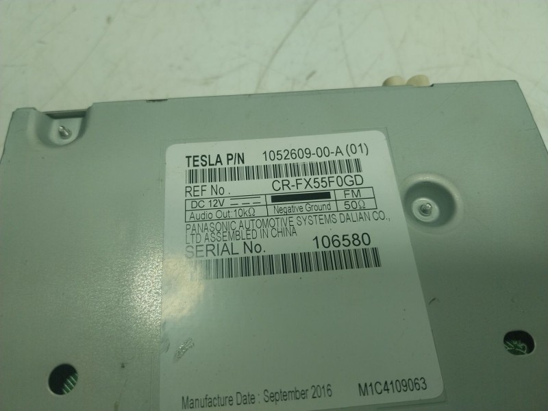 Recambio de sistema audio / radio cd para tesla model s p referencia OEM IAM  105260900A 
