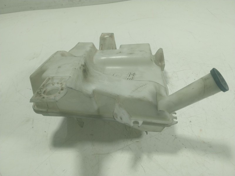 Recambio de deposito limpia para ford focus lim. (cb8) trend referencia OEM IAM 2010691  