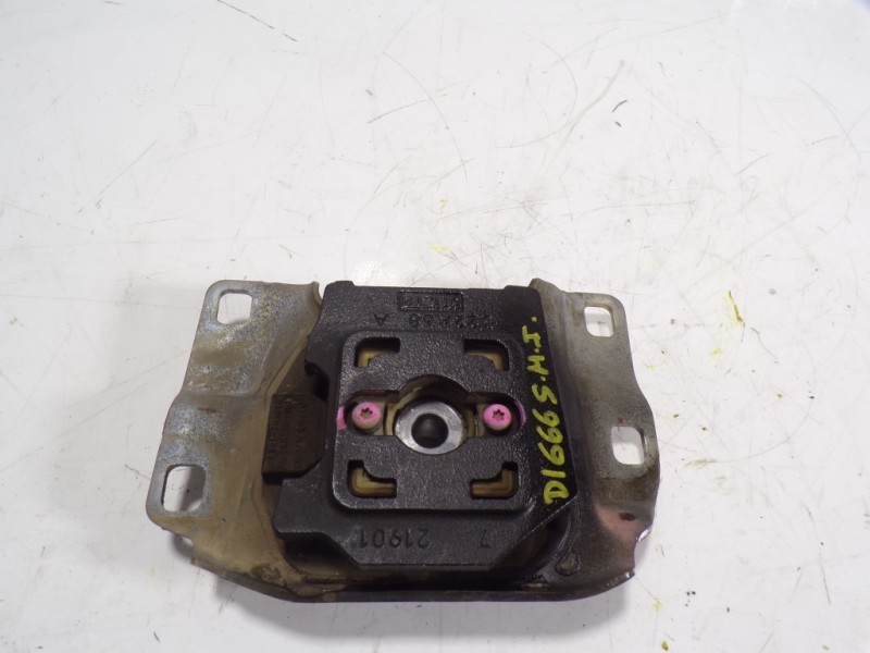 Recambio de soporte motor izquierdo para ford kuga (cbv) titanium referencia OEM IAM 1798908  