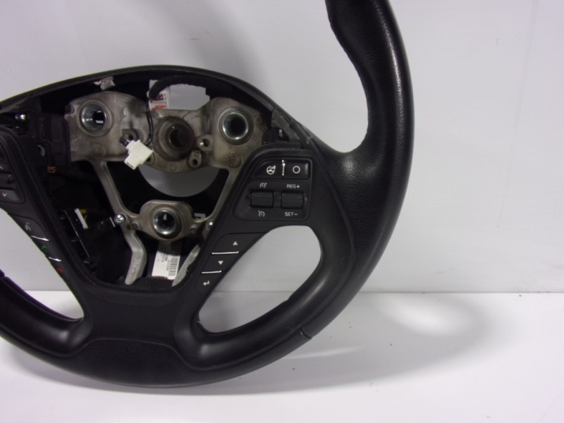 Recambio de volante para kia cee´d 1.6 gdi cat referencia OEM IAM 56110A2550BWK 66110A2550BWK 