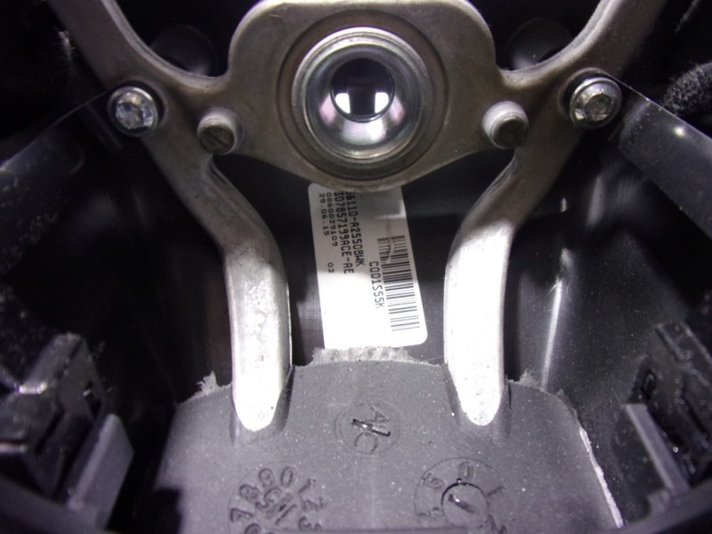 Recambio de volante para kia cee´d 1.6 gdi cat referencia OEM IAM 56110A2550BWK 66110A2550BWK 