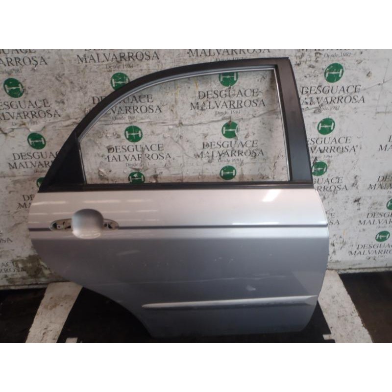 Recambio de puerta trasera derecha para kia cerato 2.0 lx crdi familiar (5-ptas.) referencia OEM IAM 770042F010  