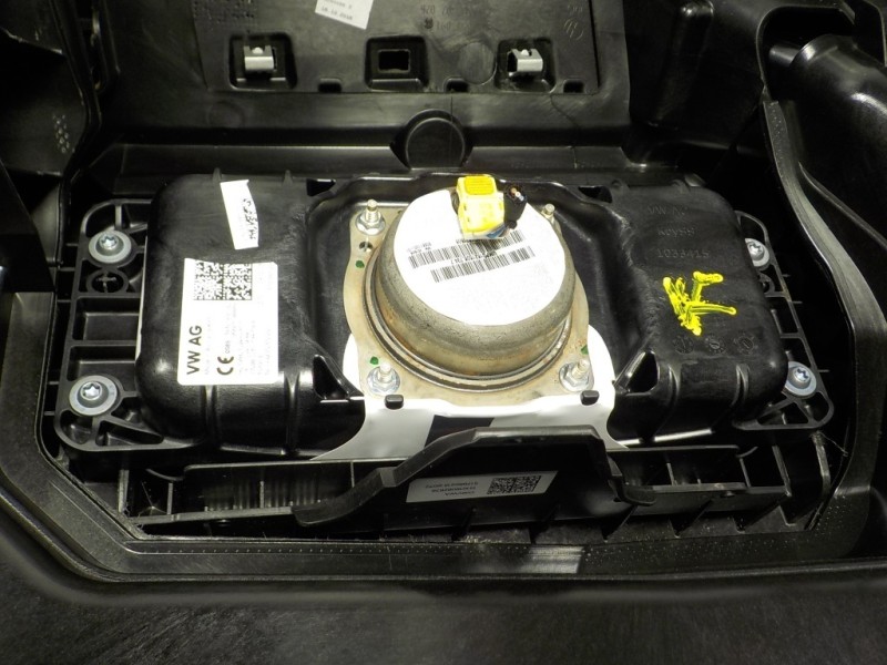 Recambio de salpicadero para volkswagen golf vii sportsvan 1.6 tdi referencia OEM IAM 517857003GHR6 510880204A 