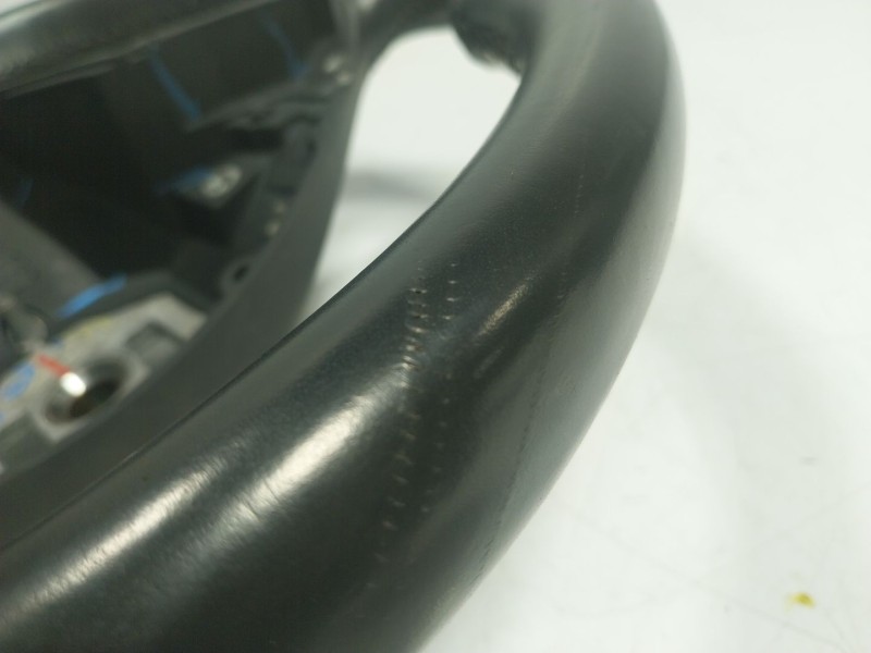 Recambio de volante para tesla model s p referencia OEM IAM  1222D0310 