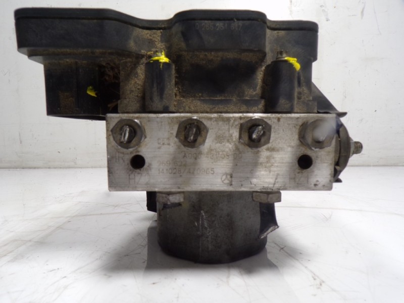 Recambio de abs para mercedes-benz clase cla (w117) 2.1 cdi cat referencia OEM IAM A0004313800 A0004310500 