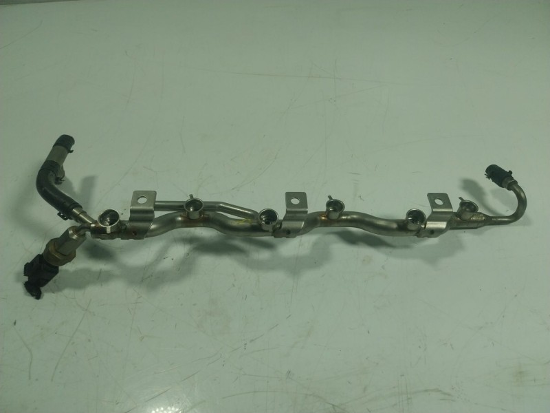 Recambio de rampa inyectora para bentley continental gt supersports referencia OEM IAM  07C133988C 