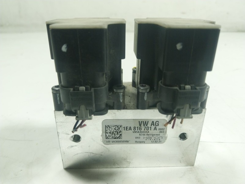 Recambio de valvula aire adicional para audi q4 e-tron aq4e f4bac3 referencia OEM IAM  1EA816701 