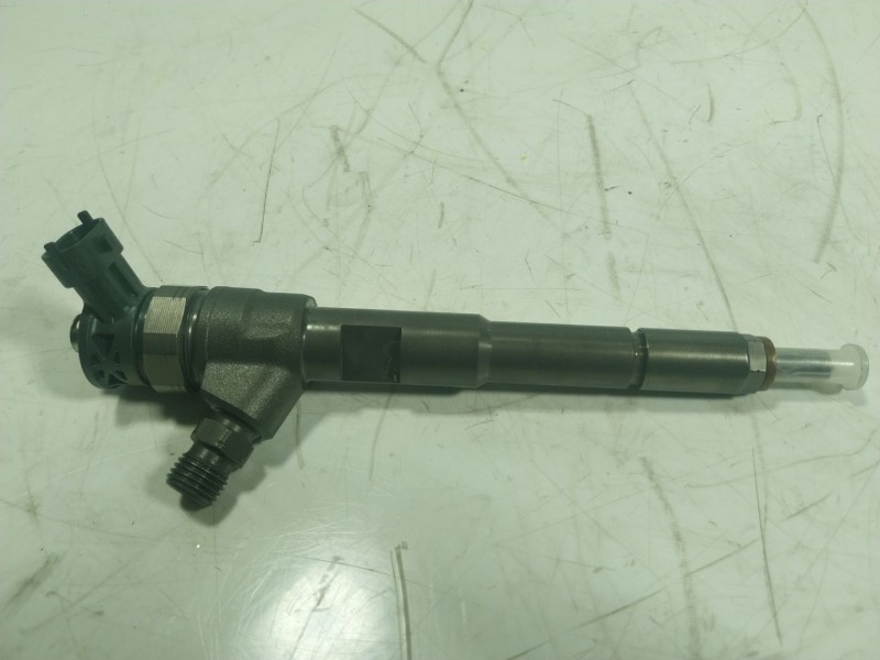 Recambio de inyector para renault clio iv 1.5 dci diesel fap energy referencia OEM IAM  H8201453073 