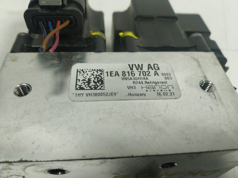 Recambio de valvula aire adicional para audi q4 e-tron aq4e f4bac3 referencia OEM IAM  1EA816702 