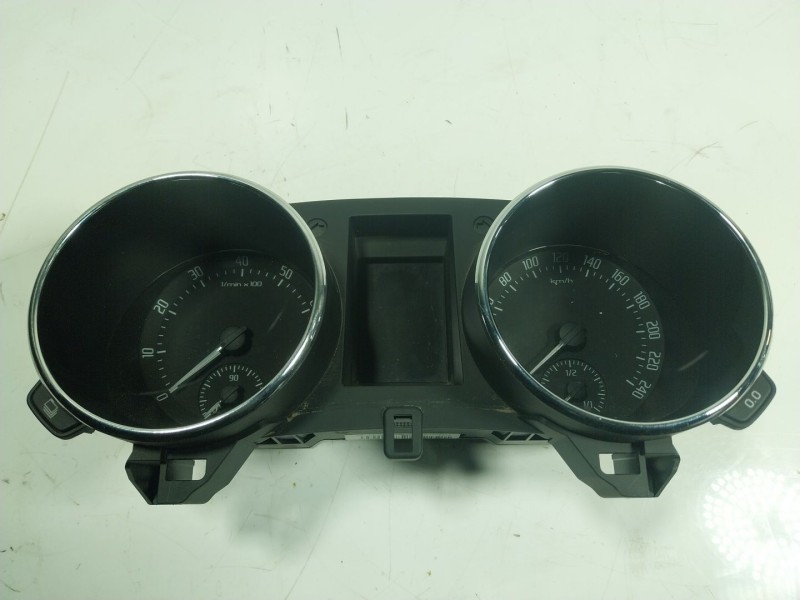 Recambio de cuadro instrumentos para skoda yeti 1.2 tsi referencia OEM IAM  5L0920840 