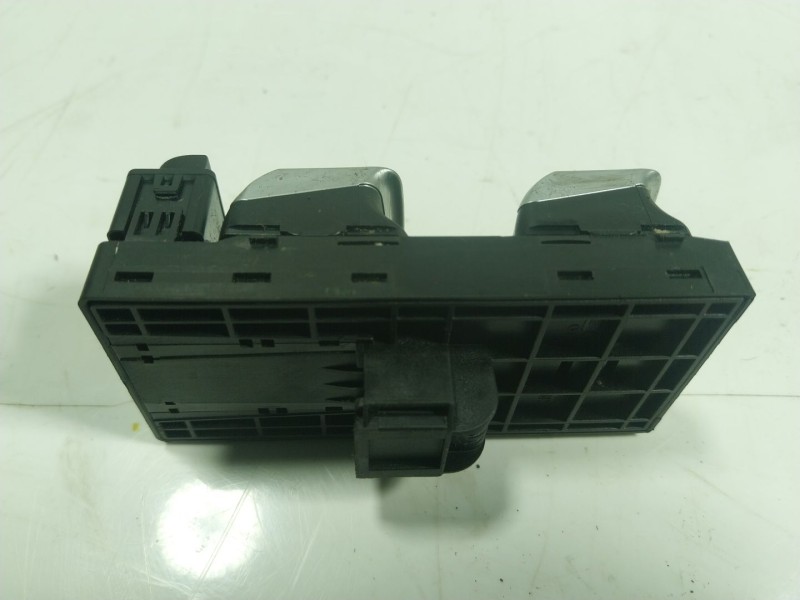 Recambio de mando elevalunas delantero izquierdo para audi q3 (8ug) 2.0 16v tdi referencia OEM IAM   