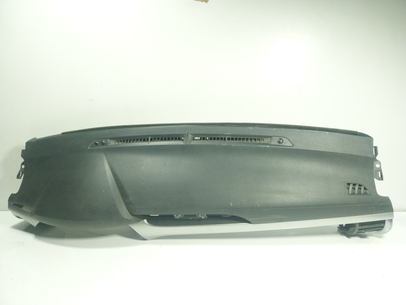 Recambio de salpicadero para toyota hilux referencia OEM IAM   