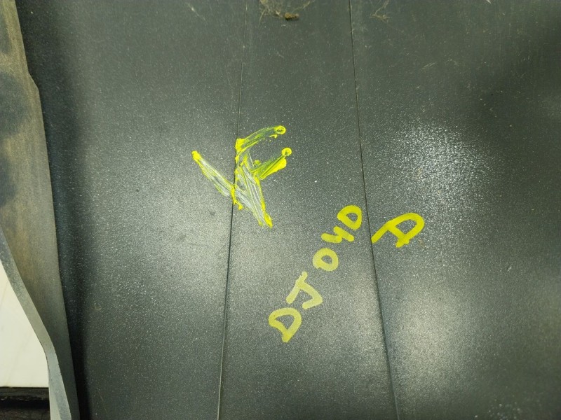 Recambio de aleta delantera derecha para renault kangoo z.e. referencia OEM IAM   