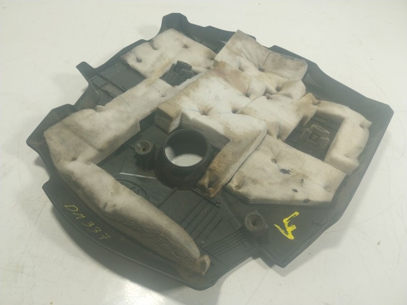 Recambio de tapa motor para toyota hilux referencia OEM IAM   
