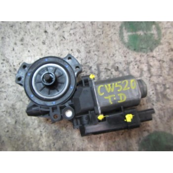 MOTOR ELEVALUNAS TRASERO DERECHO 834601H010 402058D 402058D