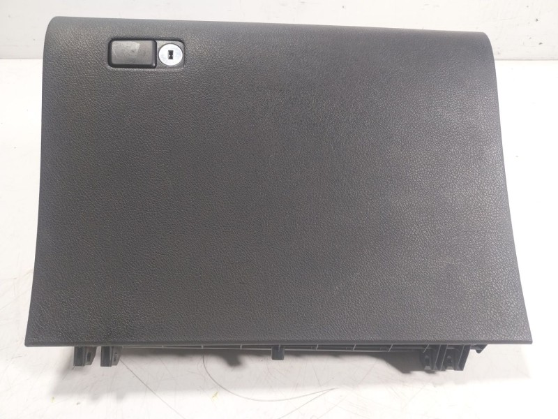 Recambio de guantera para toyota hilux referencia OEM IAM   