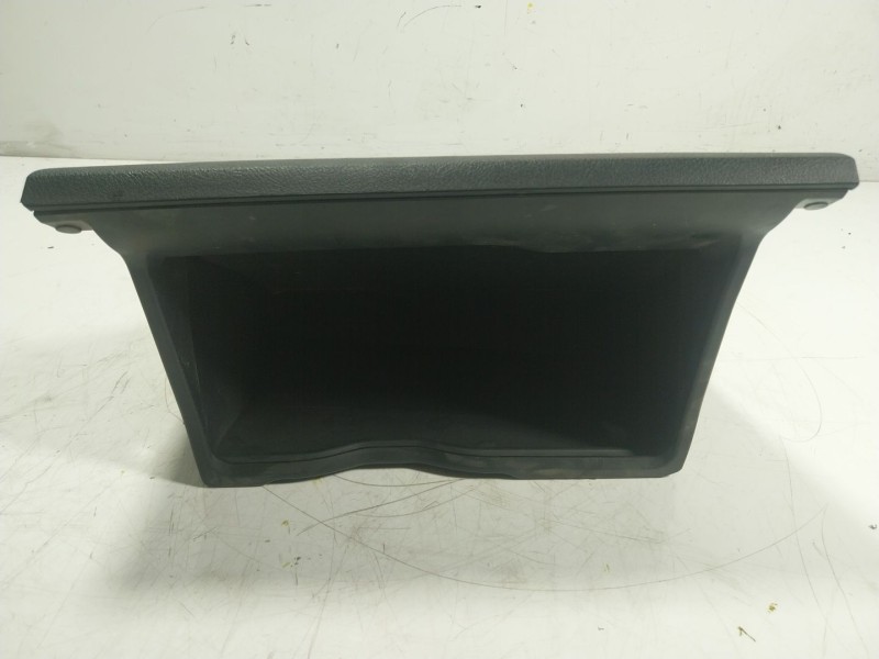 Recambio de guantera para toyota hilux referencia OEM IAM   