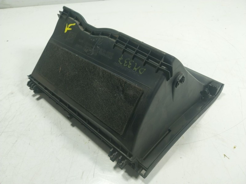 Recambio de guantera para toyota hilux referencia OEM IAM   