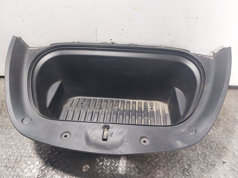 Recambio de moldura para tesla y referencia OEM IAM  1036010030 