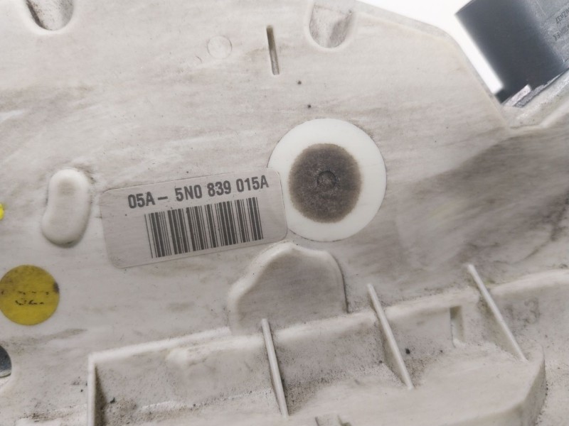Recambio de cerradura puerta trasera izquierda para volkswagen tiguan (5n1) 2.0 tdi referencia OEM IAM  5N0839015A 