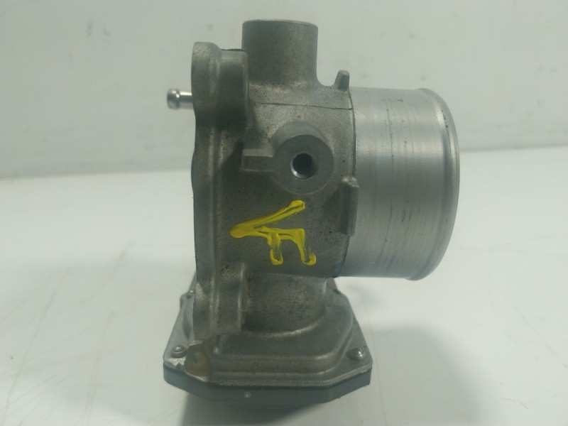 Recambio de caja mariposa para toyota hilux referencia OEM IAM  261000E010 