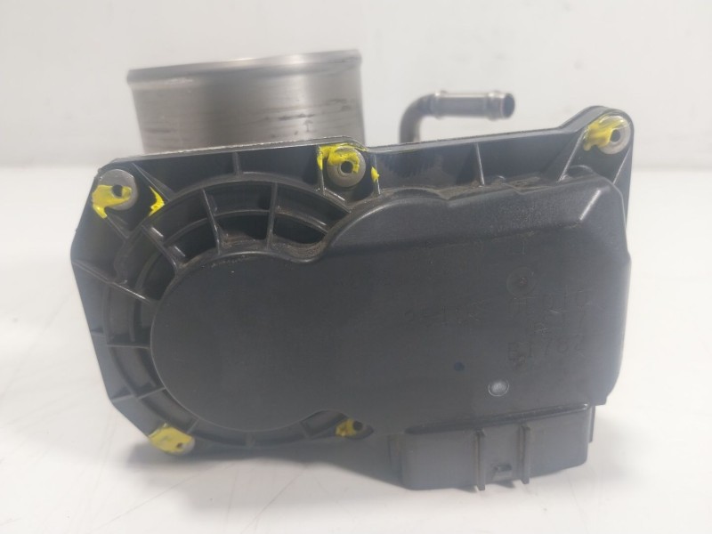 Recambio de caja mariposa para toyota hilux referencia OEM IAM  261000E010 