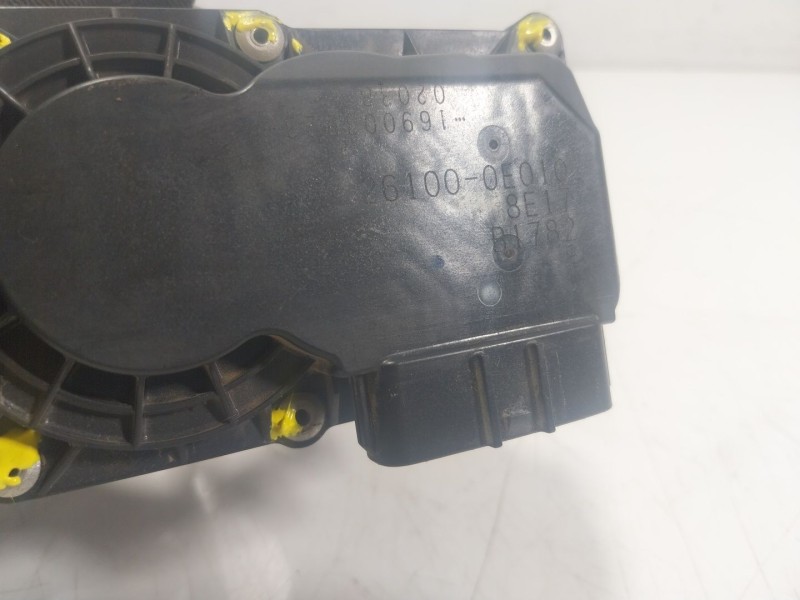 Recambio de caja mariposa para toyota hilux referencia OEM IAM  261000E010 