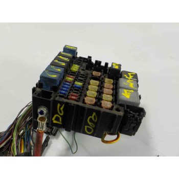 CAJA RELES / FUSIBLES 