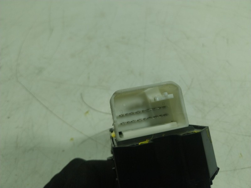 Recambio de mando elevalunas delantero izquierdo para toyota hilux referencia OEM IAM  848200D600 