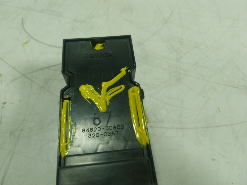 Recambio de mando elevalunas delantero izquierdo para toyota hilux referencia OEM IAM  848200D600 