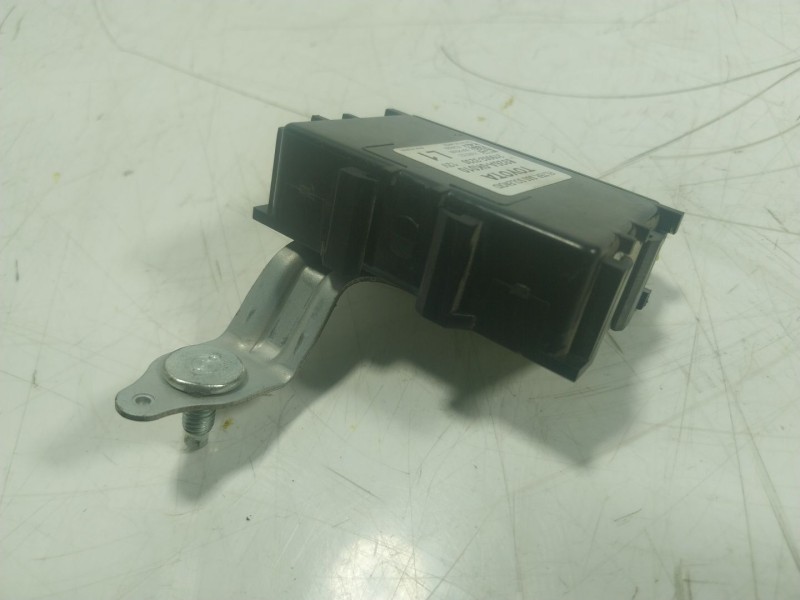 Recambio de modulo electronico para toyota hilux referencia OEM IAM  8926A0K010 
