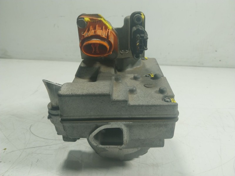 Recambio de compresor aire acondicionado para renault kangoo z.e. referencia OEM IAM  926004760R 