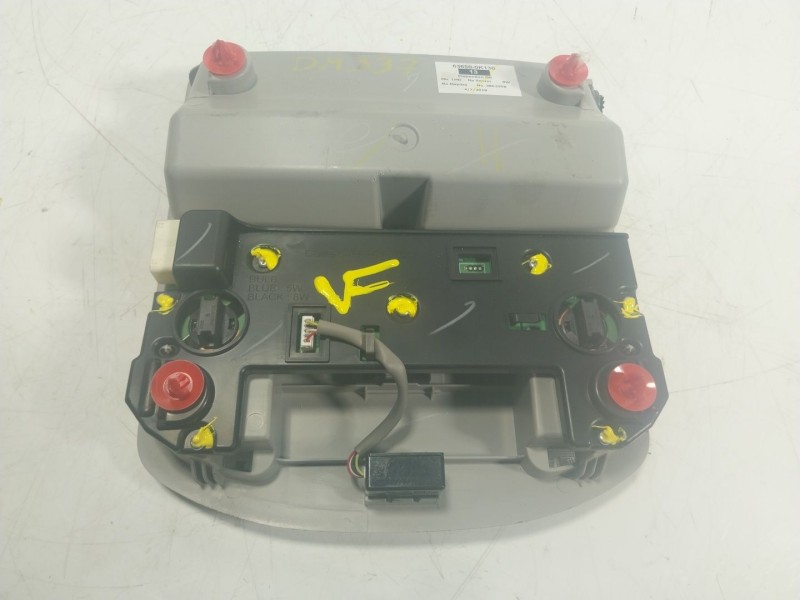 Recambio de piloto interior para toyota hilux referencia OEM IAM  636500K130 