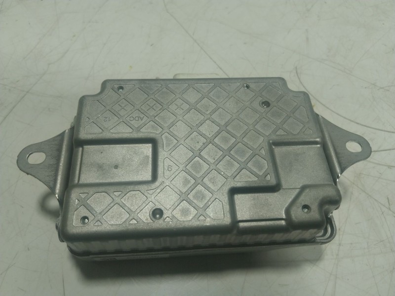 Recambio de modulo electronico para toyota hilux referencia OEM IAM  18517141840 