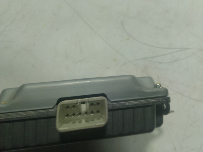Recambio de modulo electronico para toyota hilux referencia OEM IAM  18517141840 