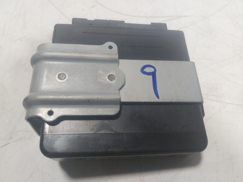 Recambio de modulo electronico para toyota hilux referencia OEM IAM  8953371092 