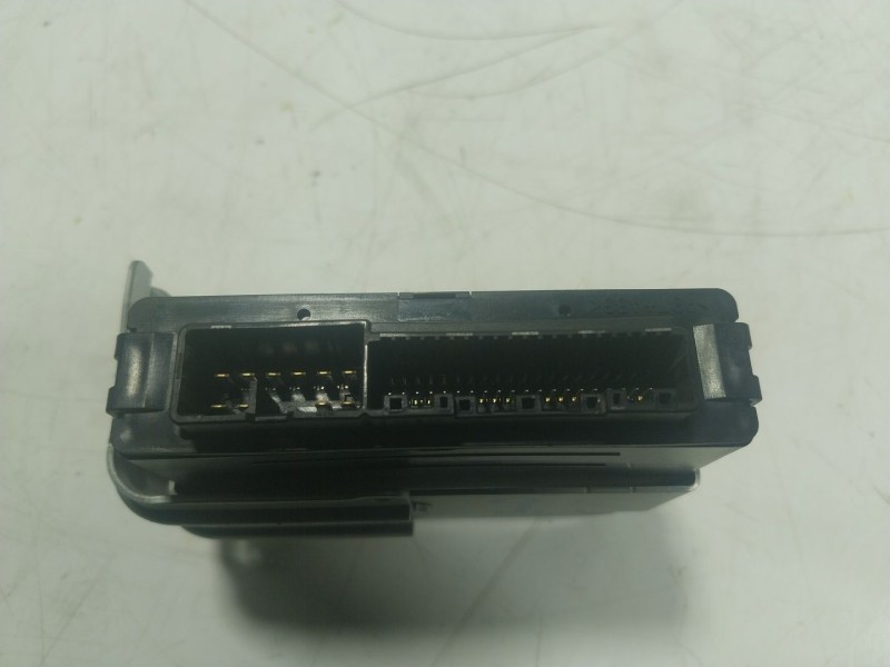 Recambio de modulo electronico para toyota hilux referencia OEM IAM  8953371092 