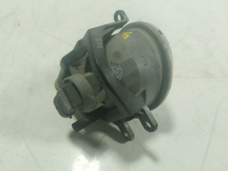 Recambio de faro antiniebla derecho para toyota hilux referencia OEM IAM   