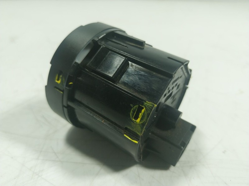 Recambio de modulo electronico para toyota hilux referencia OEM IAM  M57269 