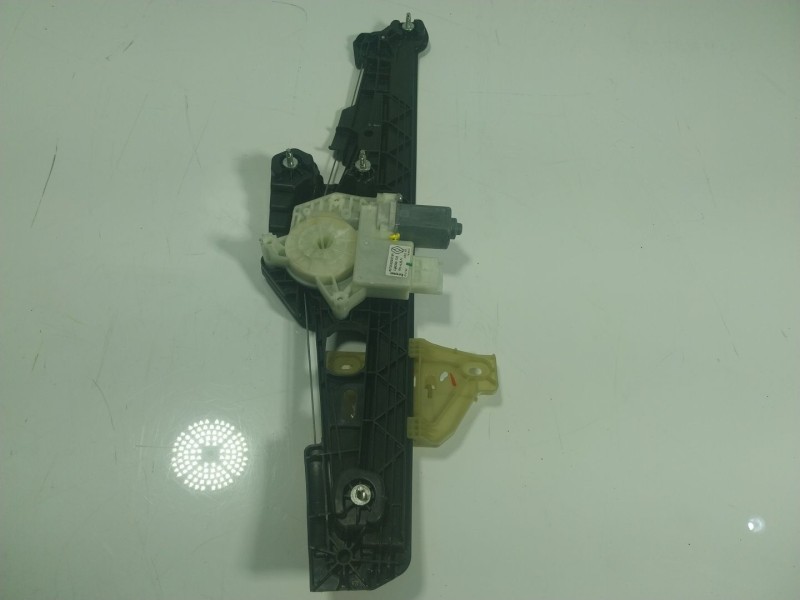 Recambio de elevalunas delantero derecho para renault captur ii 1.0 tce referencia OEM IAM  C98392106 