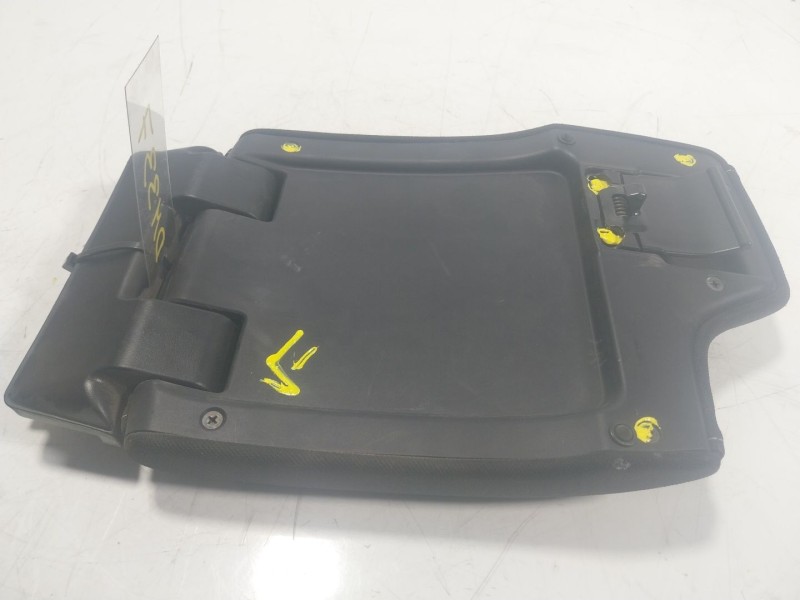 Recambio de apoyabrazos central para toyota hilux referencia OEM IAM   