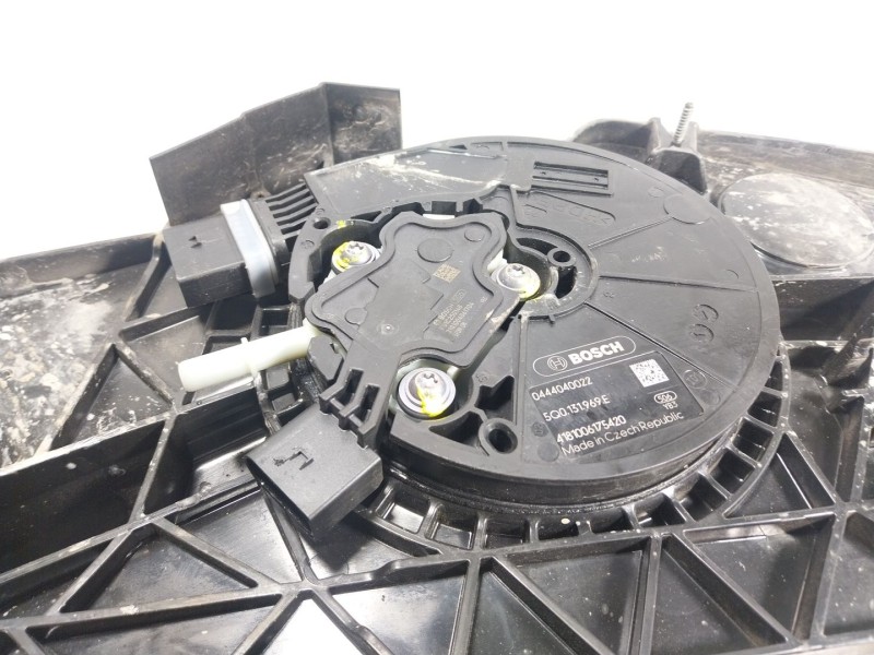 Recambio de deposito aditivo para seat leon (5f1) 1.6 tdi referencia OEM IAM  5Q0131877R 