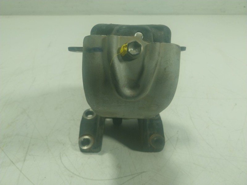 Recambio de soporte motor derecho para toyota hilux referencia OEM IAM   