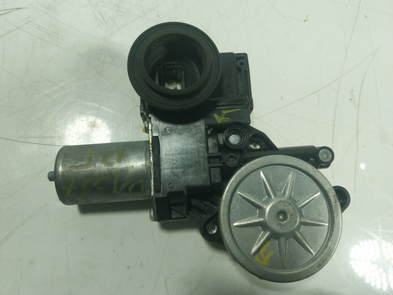 Recambio de motor elevalunas delantero izquierdo para toyota hilux referencia OEM IAM  857200K190 