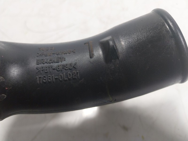 Recambio de tubo intercooler para toyota hilux referencia OEM IAM  173610L021 