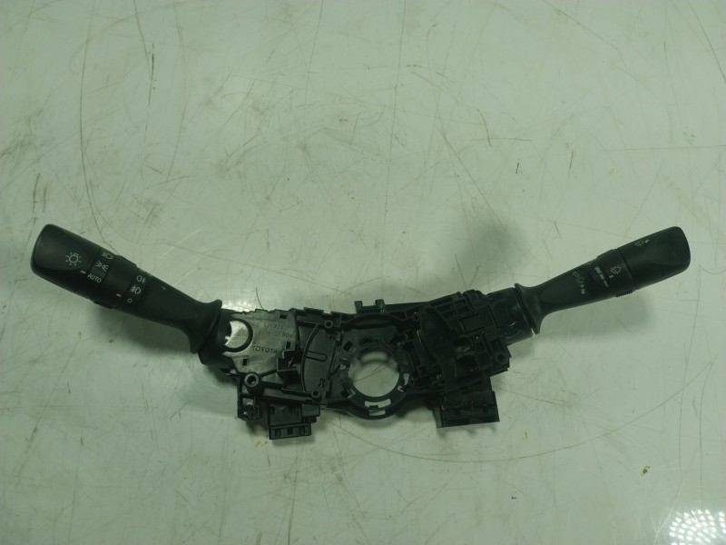 Recambio de mando luces para toyota hilux referencia OEM IAM   