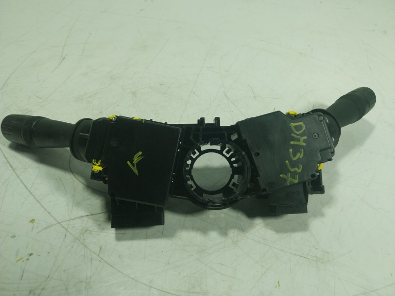 Recambio de mando luces para toyota hilux referencia OEM IAM   