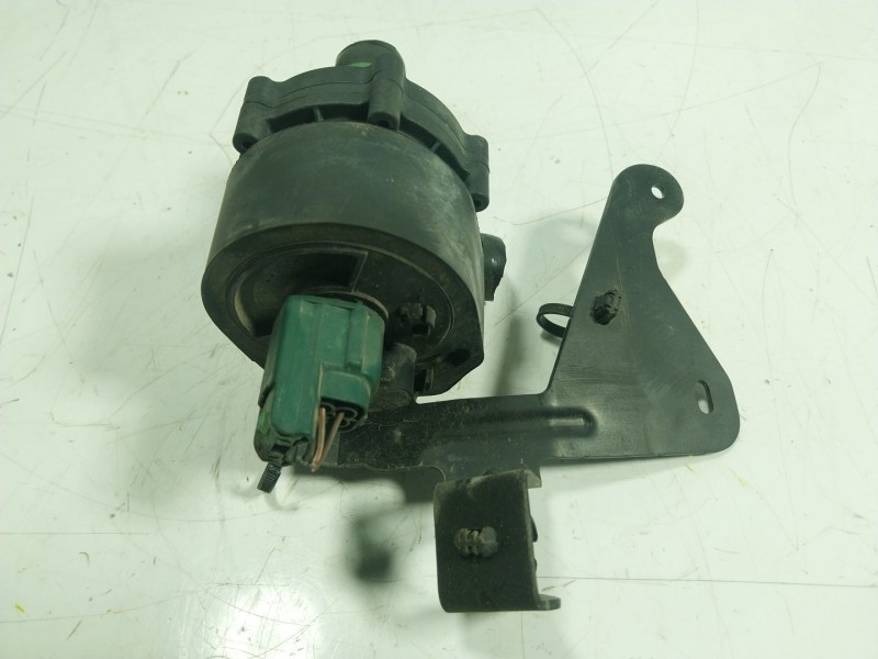 Recambio de bomba agua para renault kangoo z.e. referencia OEM IAM  210103350R 